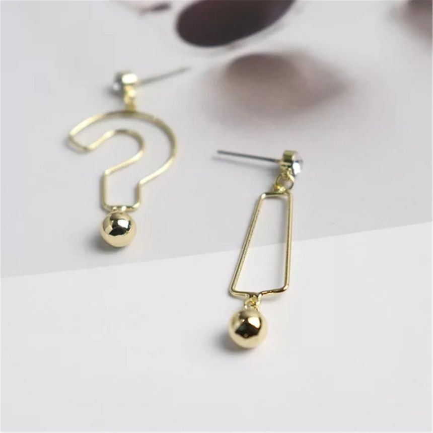 Question & Exclamation Mark Asymmetrical Dangle Earring Egirldoll