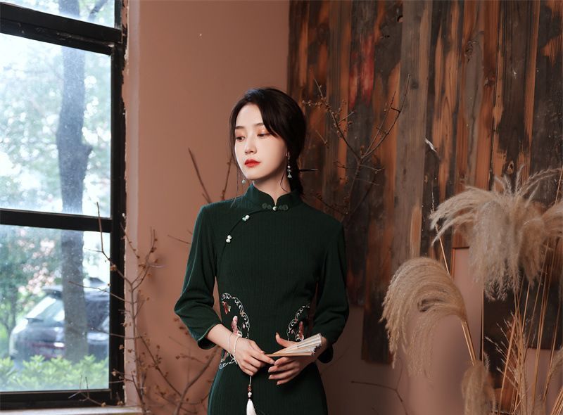 3/4 Sleeve Embroidered Qipao Dress