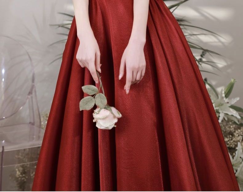 Puff-Sleeve A-Line Cocktail Dress / Evening Gown