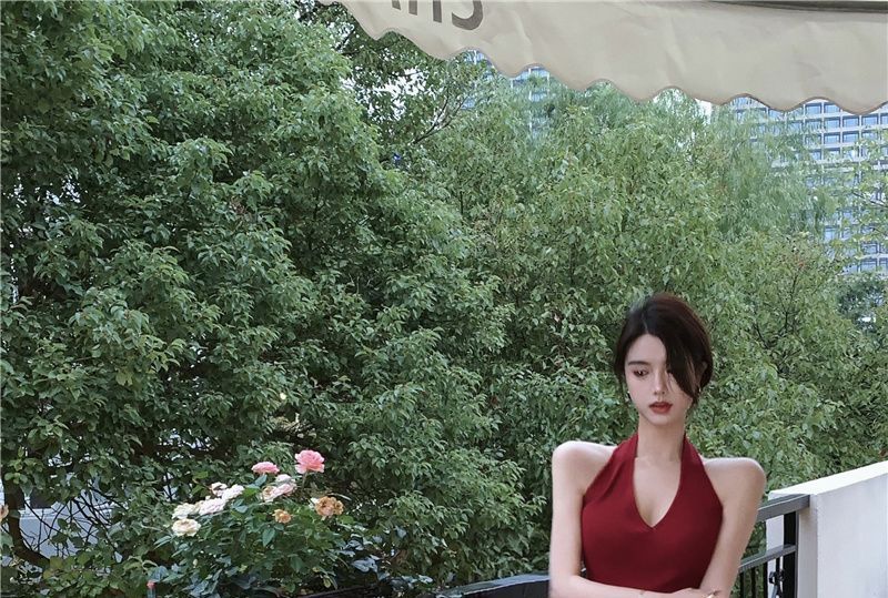 V-Neck Sleeveless Slim-Fit Dress Plain Halter