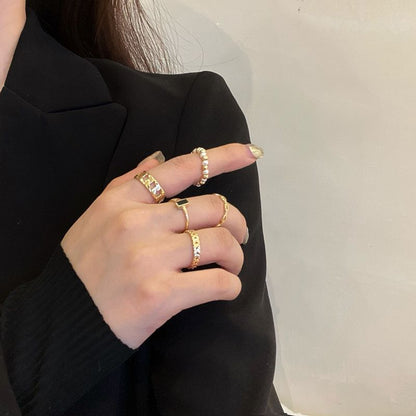Set of 5: Faux Pearl / Alloy Ring (various designs)