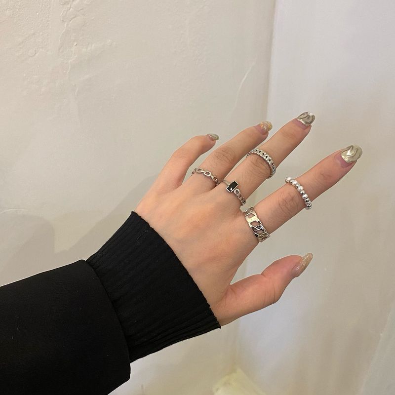 Set of 5: Faux Pearl / Alloy Ring (various designs)