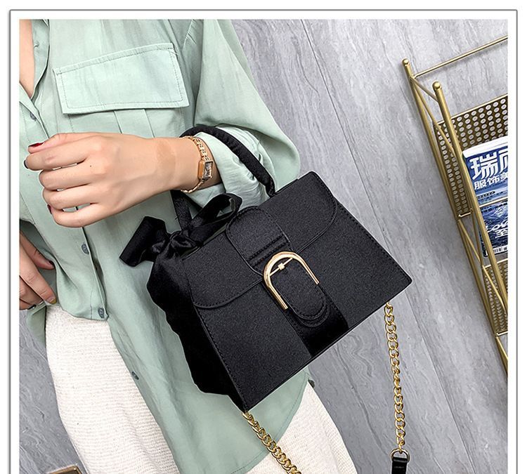 Flap Chain Crossbody Bag