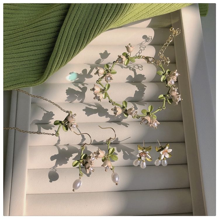 Faux Pearl Flower Stud Earring / Hook Earring / Necklace / Bracelet