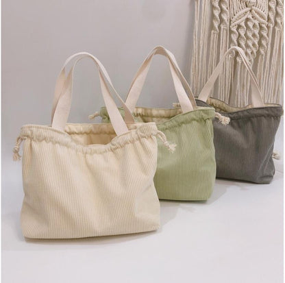 Gerippte Lunchtasche mit Kordelzug