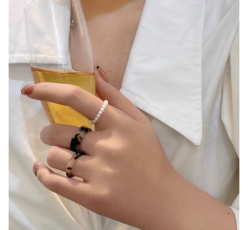 Set Of 3: Resin Ring + Faux Pearl Ring