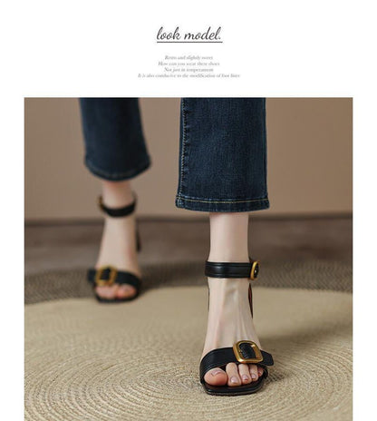 Round Heel Buckled Sandals