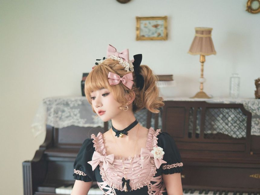 Robe trapèze mini à volants Lolita / Bandeau à nœud / Sac à main / Ensemble