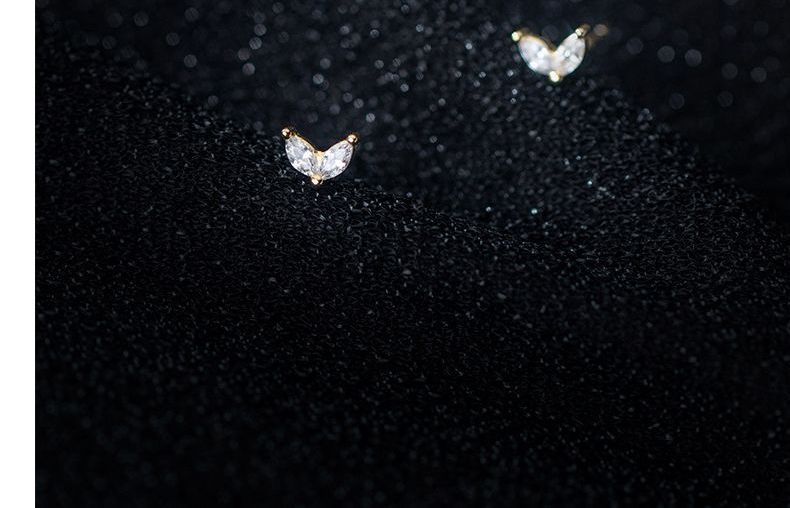 Rhinestone Leaf Stud Earring