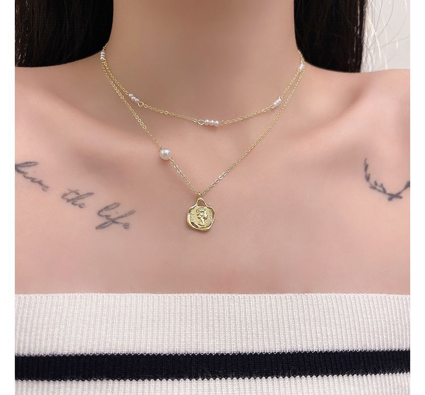 Floral Pearl Faux Necklace