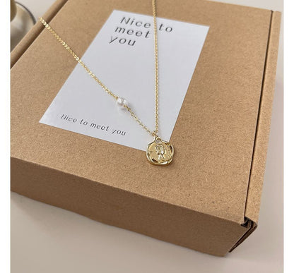 Floral Pearl Faux Necklace