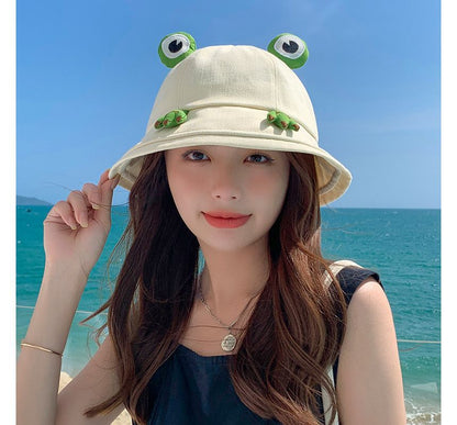 Frog Detail Bucket Hat