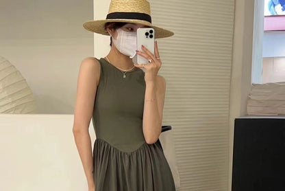 Ärmelloses, schlichtes Midikleid in A-Linie