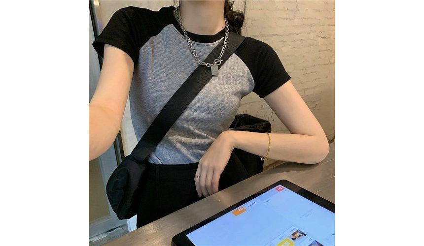 Short-Sleeve Raglan T-Shirt