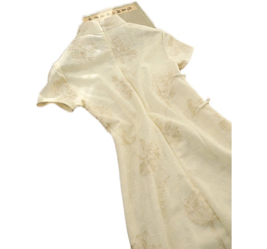 Short-Sleeve Floral Embroidered Midi Qipao