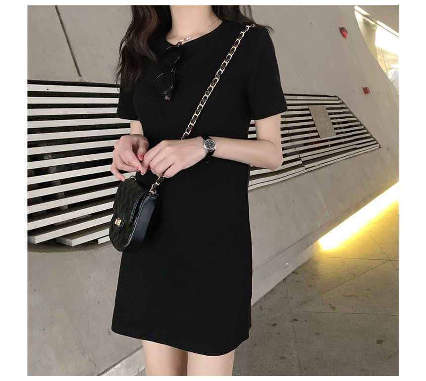 Short-Sleeve Round Neck Plain Mini T-Shirt Dress