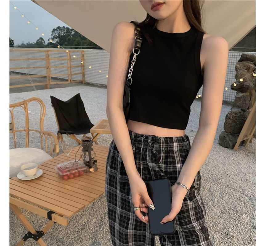 Round Neck Plain Crop Tank Top