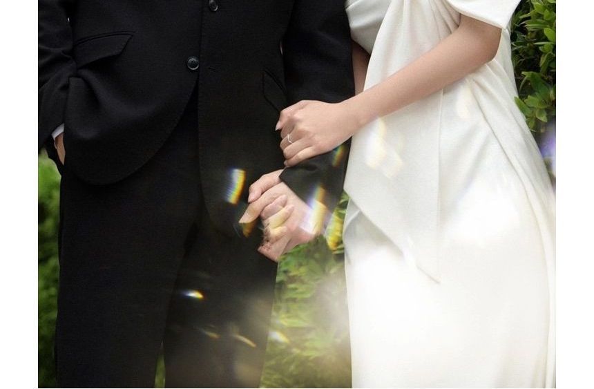 Strapless Plain Bow Mermaid Wedding Gown