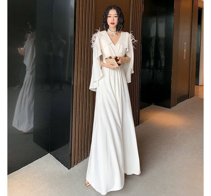 Cape-Sleeve V-Neck Plain Silt A-Line Evening Gown