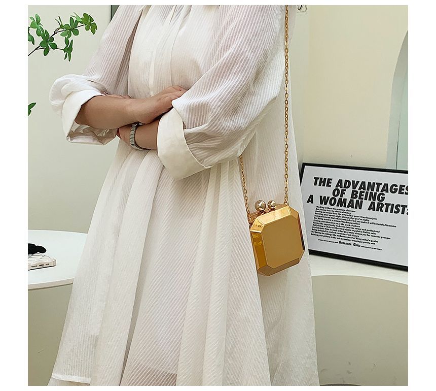 Chain Strap Geometric Crossbody Bag