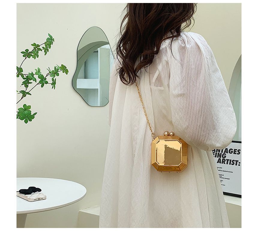 Chain Strap Geometric Crossbody Bag