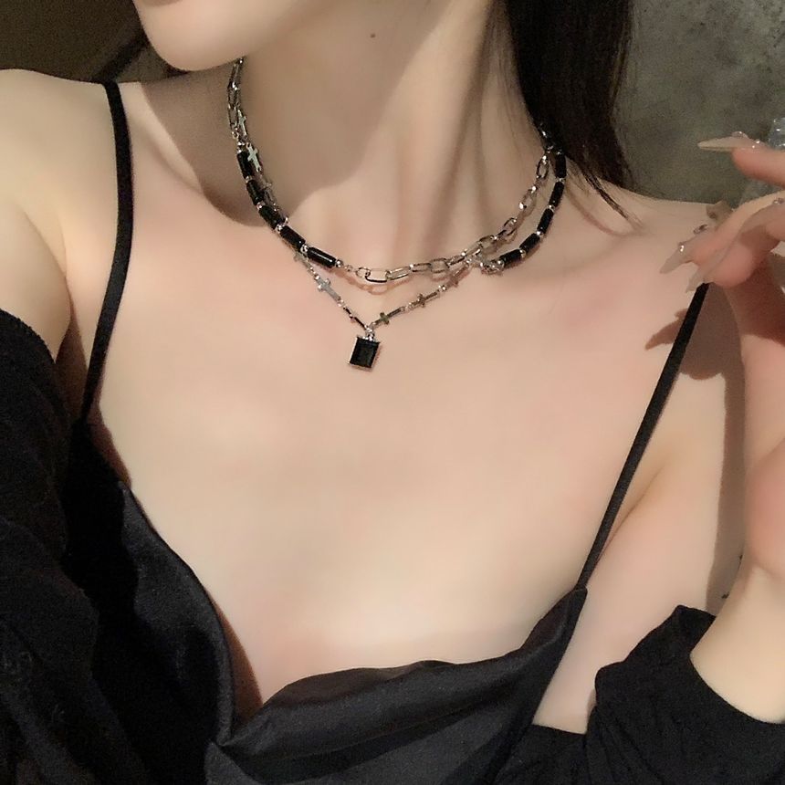 Faux Crystal Pendant Layered Alloy Choker