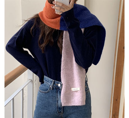 Knit Scarf Block Applique Color Lettering