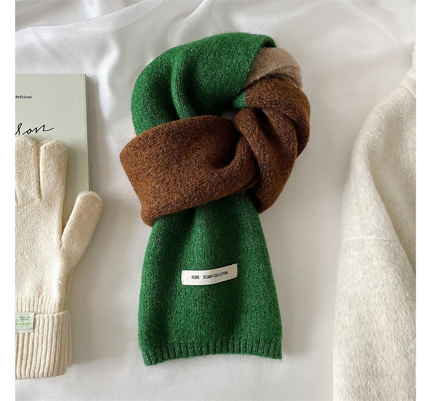 Knit Scarf Block Applique Color Lettering