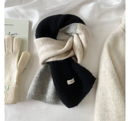 Knit Scarf Block Applique Color Lettering