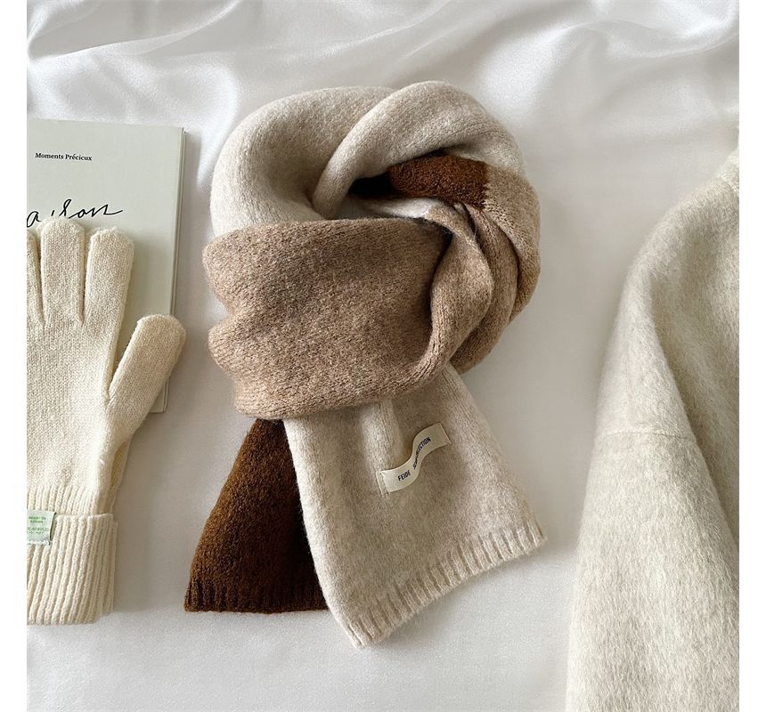 Knit Scarf Block Applique Color Lettering