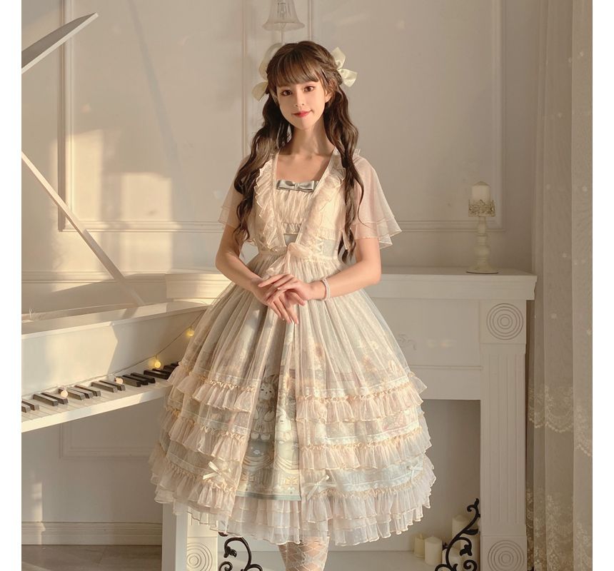 Lolita-Kleid in Midi-Länge mit Blumendruck und breiten Trägern / Kurzarmbluse mit Rüschen / Set