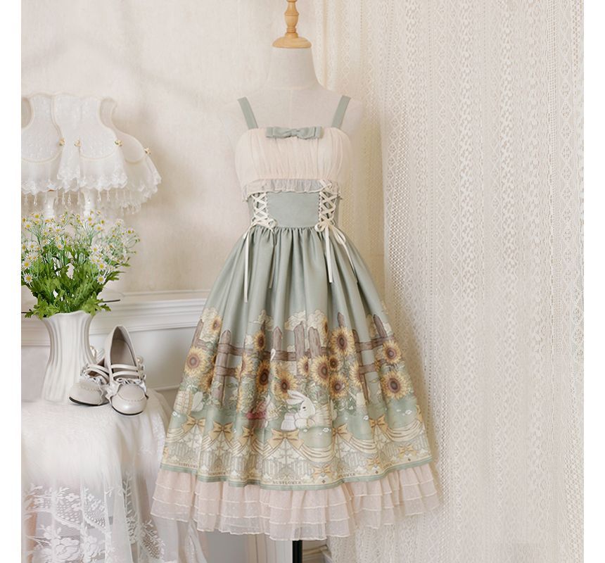 Lolita-Kleid in Midi-Länge mit Blumendruck und breiten Trägern / Kurzarmbluse mit Rüschen / Set