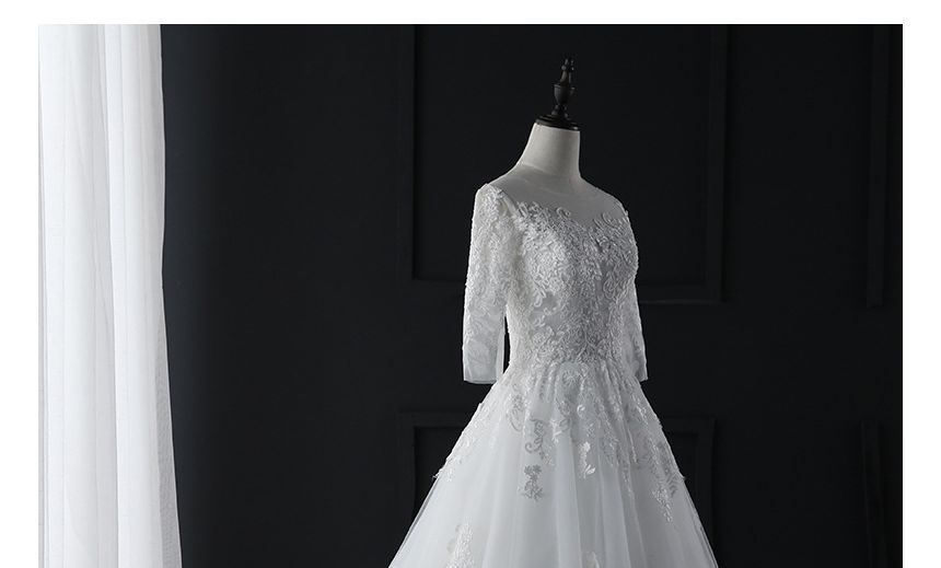3/4-Sleeve Boat Neck Lace Mesh A-Line Wedding Gown