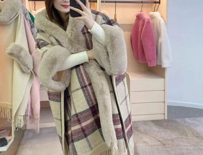 Faux Fur Trim Fringed Fleece-Lined Capelet