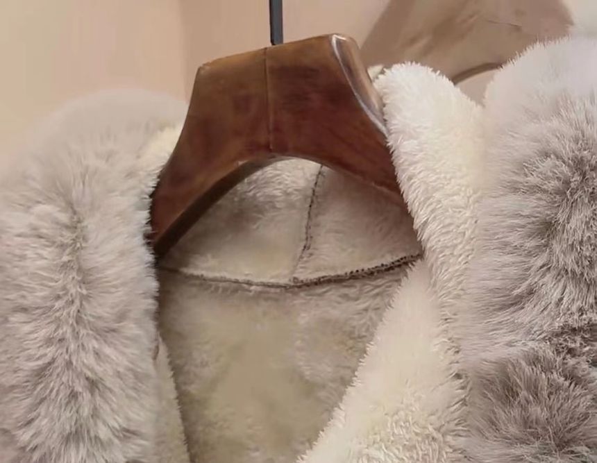 Faux Fur Trim Fringed Fleece-Lined Capelet