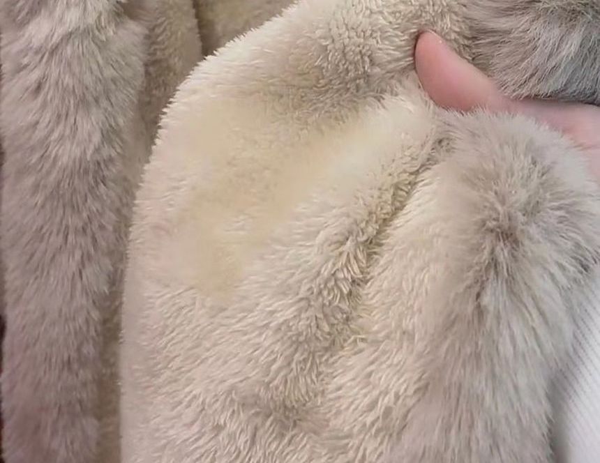 Faux Fur Trim Fringed Fleece-Lined Capelet