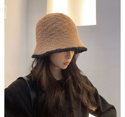 Contrast Trim Faux Shearling Bucket Hat