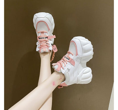 Platform Tag Chain Detail Sneakers