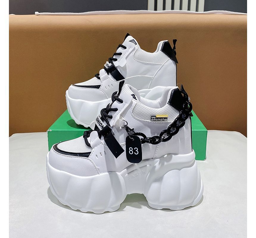 Platform Tag Chain Detail Sneakers