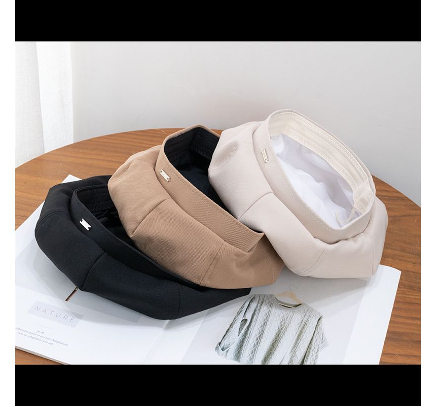 Metal Tag  Plain Beret