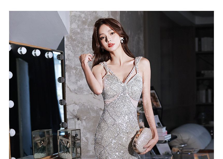 Sleeveless V-Neck Sequined Mermaid Evening Gown