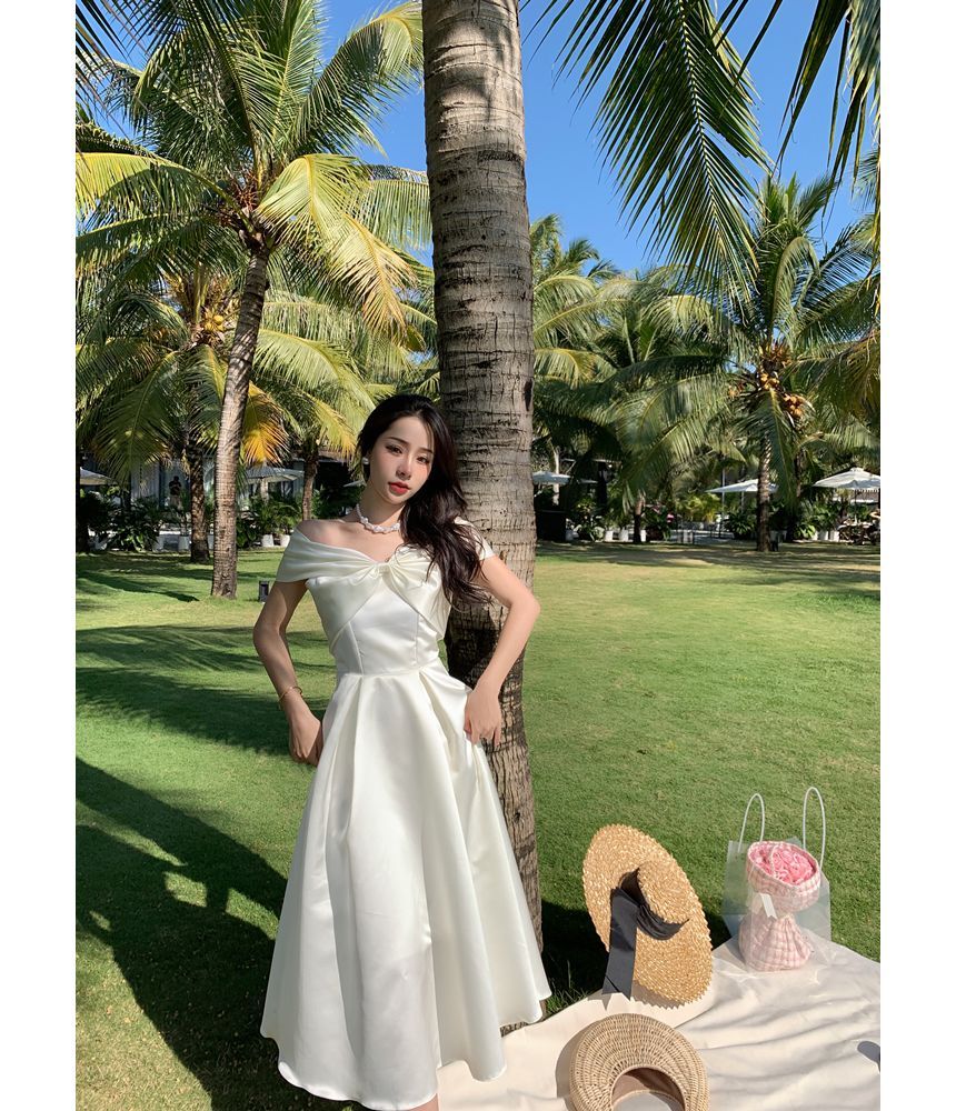 Off-Shoulder Plain A-Line Cocktail Dress