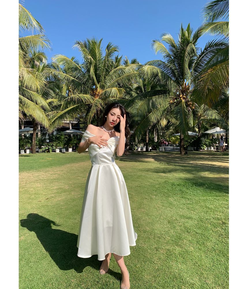 Off-Shoulder Plain A-Line Cocktail Dress