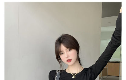 Long-Sleeve Round Neck Plain Crop Slim Fit Tee