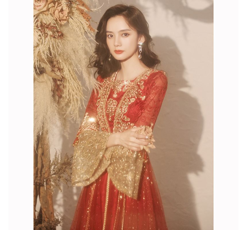 3/4-Sleeve Square Neck Flower Embroidered Glitter Tassel Lace Panel Mesh A-Line Chinese Wedding Gown