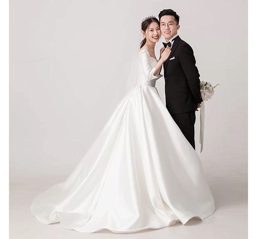 Neck Plain Pleated 3/4-Sleeve Wedding Square A-Line Gown