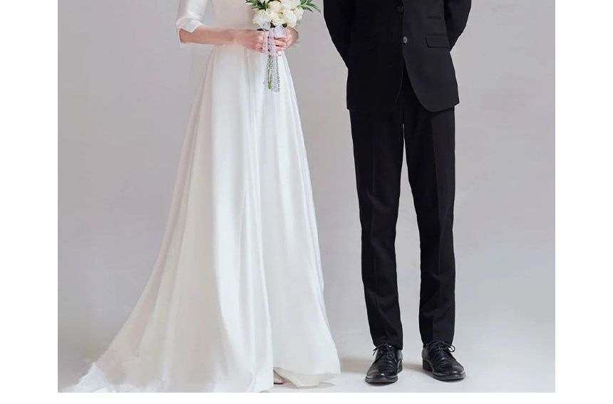 Elbow-Sleeve Square Neck Plain Pleated A-Line Wedding Gown