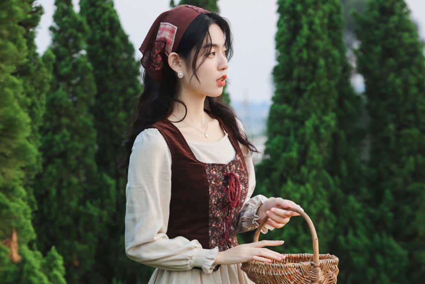 Sleeveless Square Neck Floral Top / Long-Sleeve Plain Midi A-Line Dress / Set