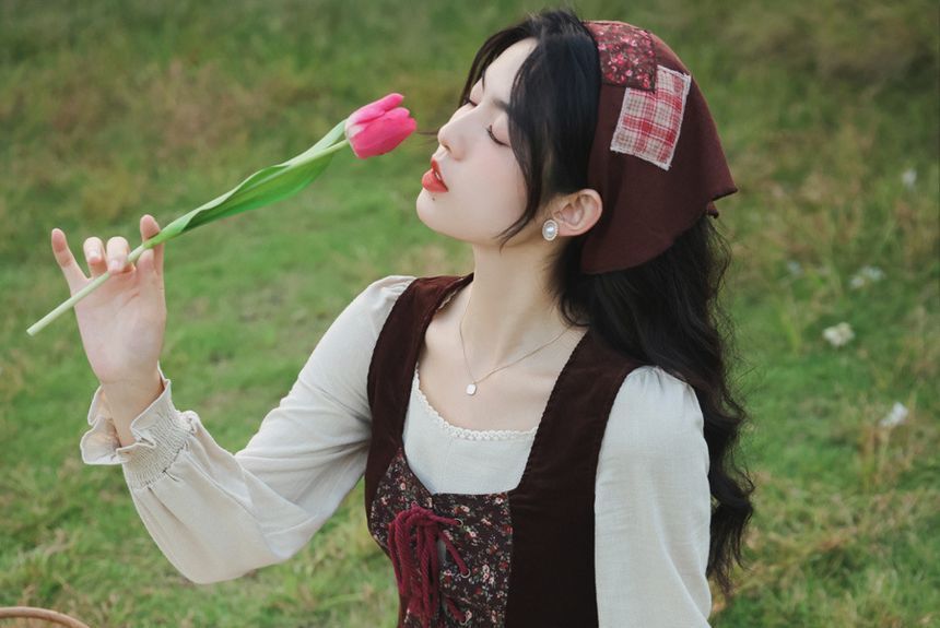 Sleeveless Square Neck Floral Top / Long-Sleeve Plain Midi A-Line Dress / Set