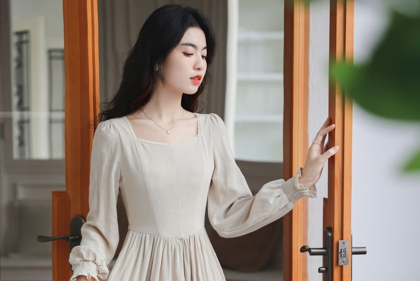 Sleeveless Square Neck Floral Top / Long-Sleeve Plain Midi A-Line Dress / Set